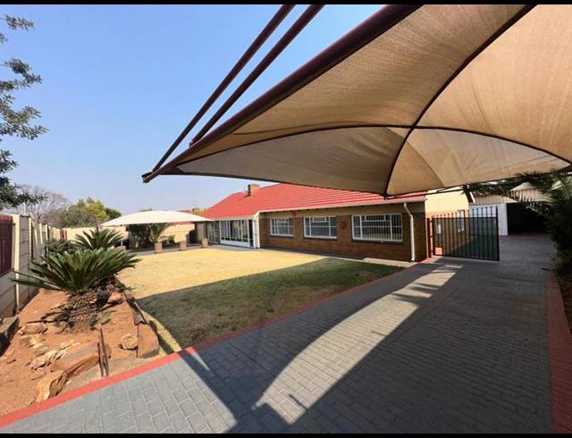 4 BEDROOM HOUSE FOR SALE IN MARLANDS